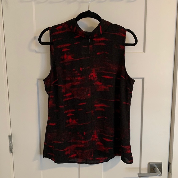 Sleeveless Blouse - Picture 1 of 2